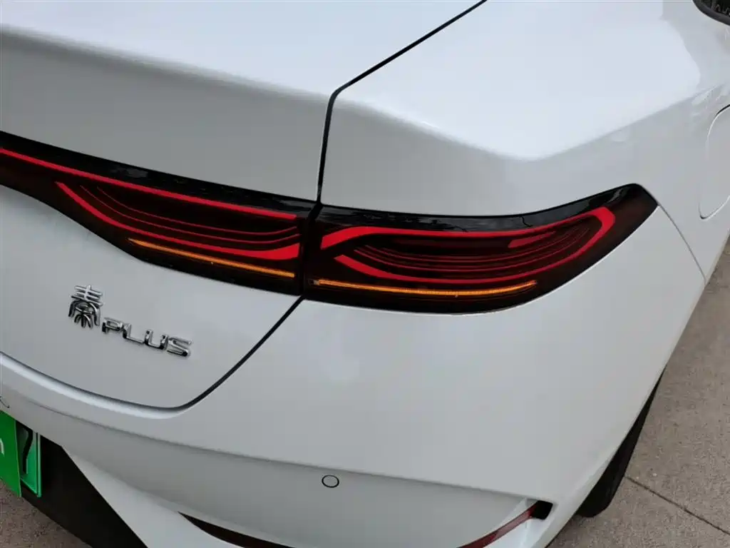 BYD Qin PLUS 2025 DM-i Smart Drive 55KM Leader фото 8