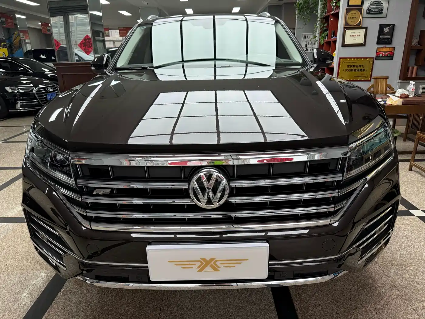 Volkswagen Touareg 2019 2.0TSI Sharp Wing Edition China VI фото 2