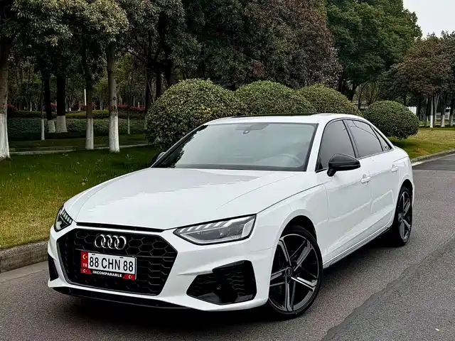  Audi Audi A4L 2025 2 Million Celebration Edition 40 TFSI Luxury Dynamic