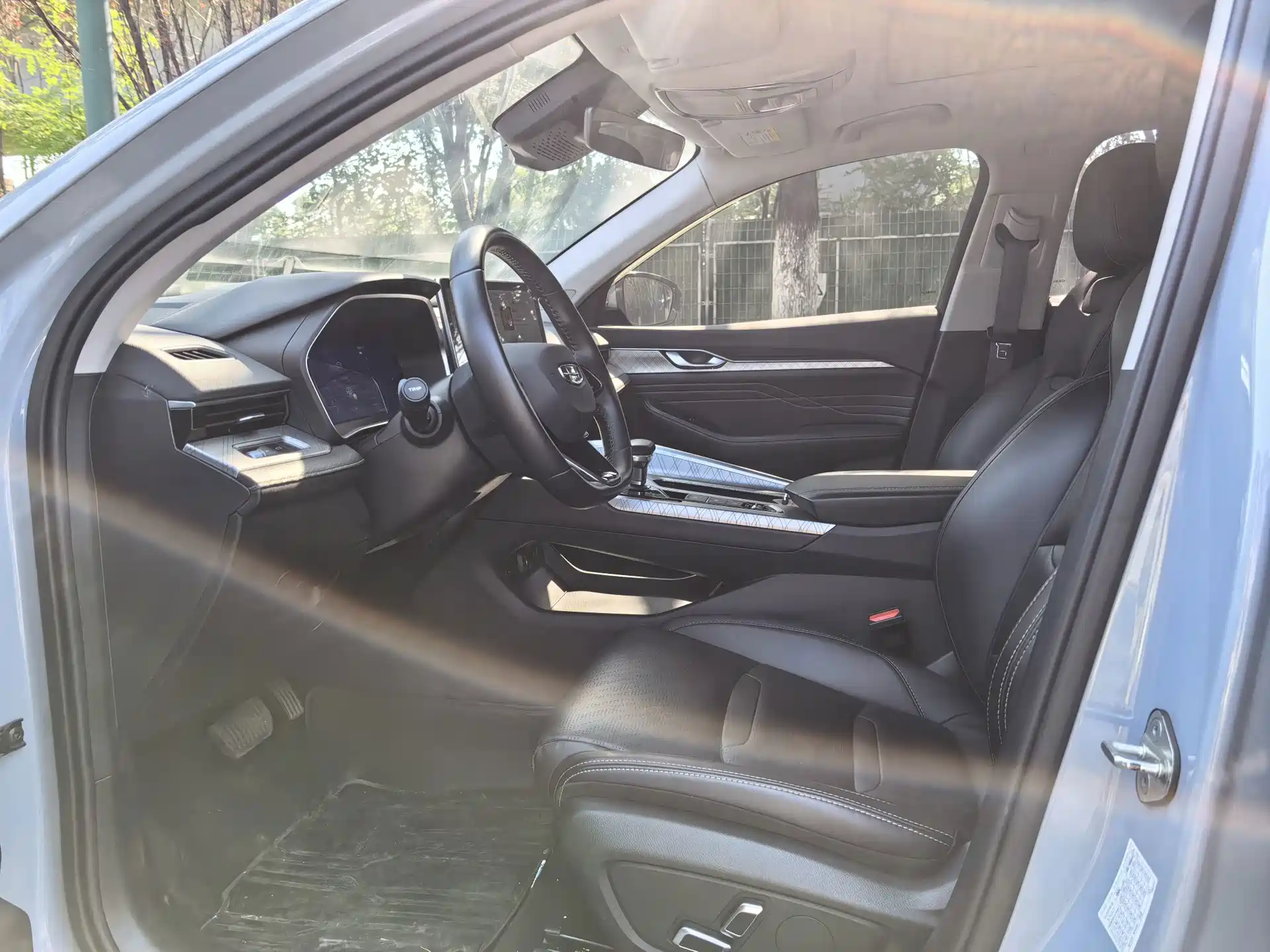 Фото 4 - Geely Preface