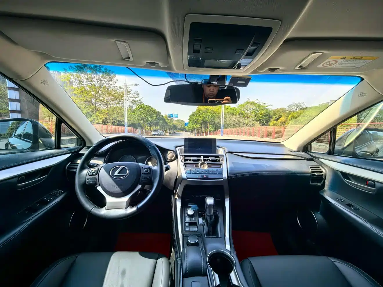 Lexus NX 2015 200t AWD F Sport фото 9