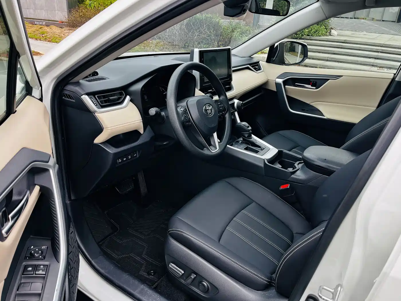 Toyota RAV4 Rongfang 2020 2.0L CVT 2WD Trend Edition фото 4
