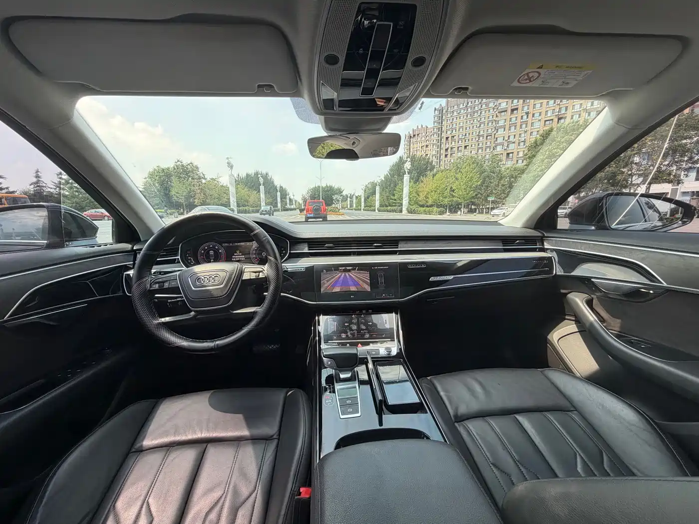 Photo 6 - Audi A8