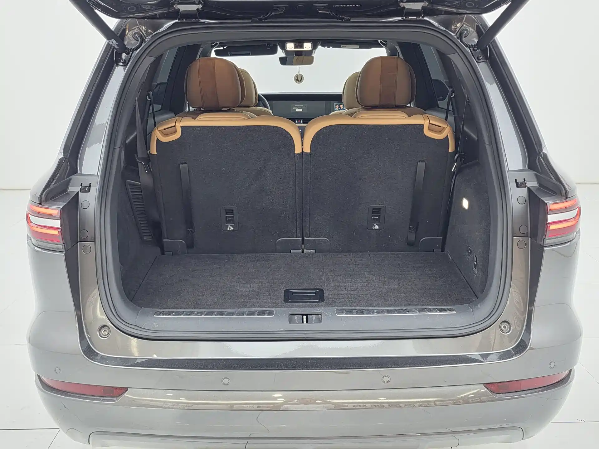 Photo 12 - Li Auto Li ONE