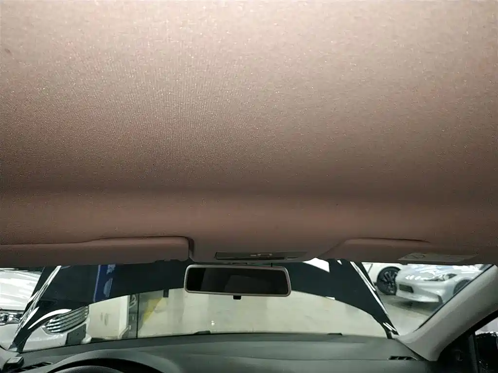 Volkswagen Santana 2015 1.6L Manual Trend Edition фото 14