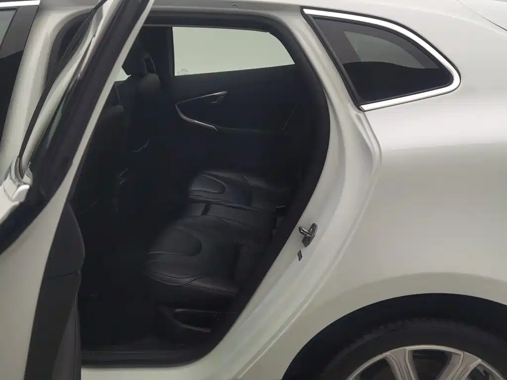 Photo 15 - Volvo V40