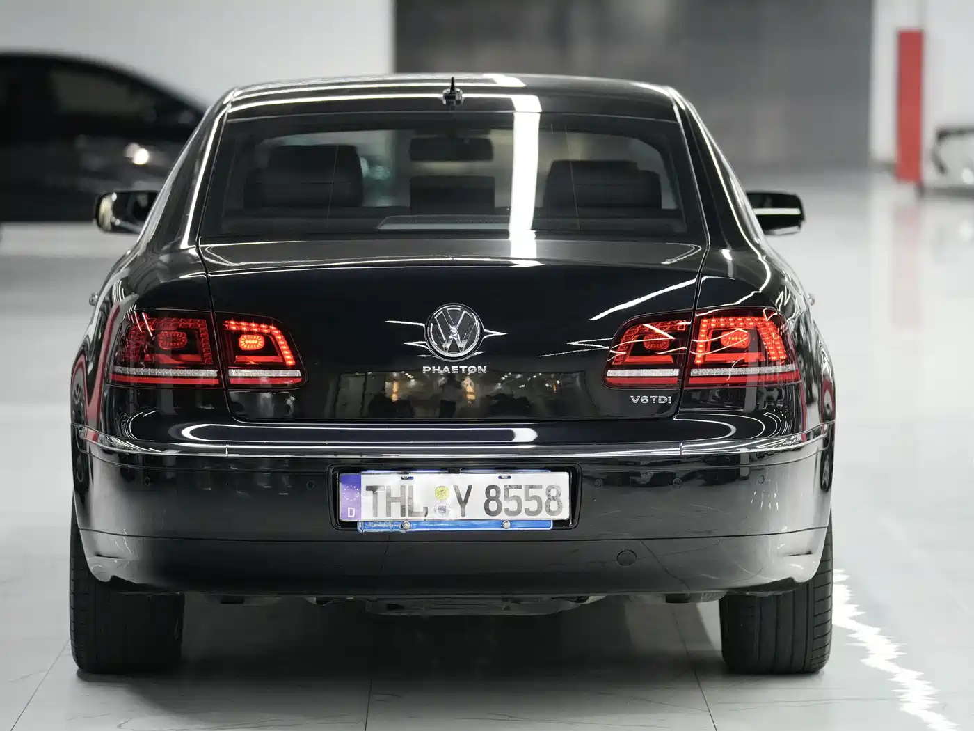 Volkswagen Phaeton 2015 Model 3.0L Exclusive Edition фото 14