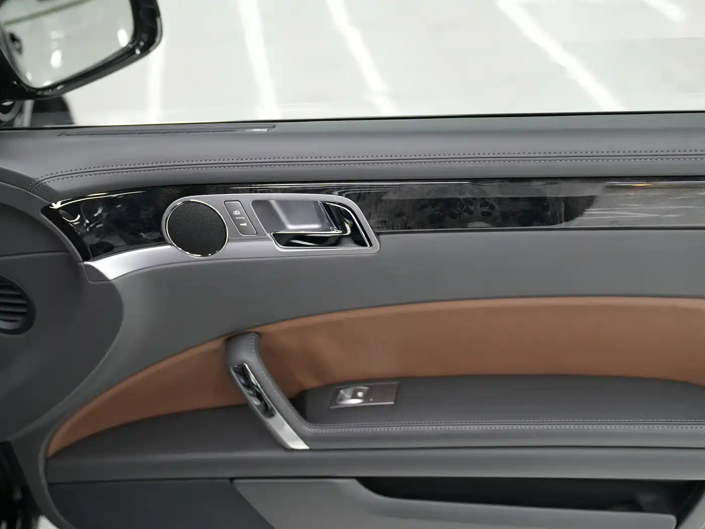 Volkswagen Phaeton 2015 Model 3.0L Exclusive Edition фото 16