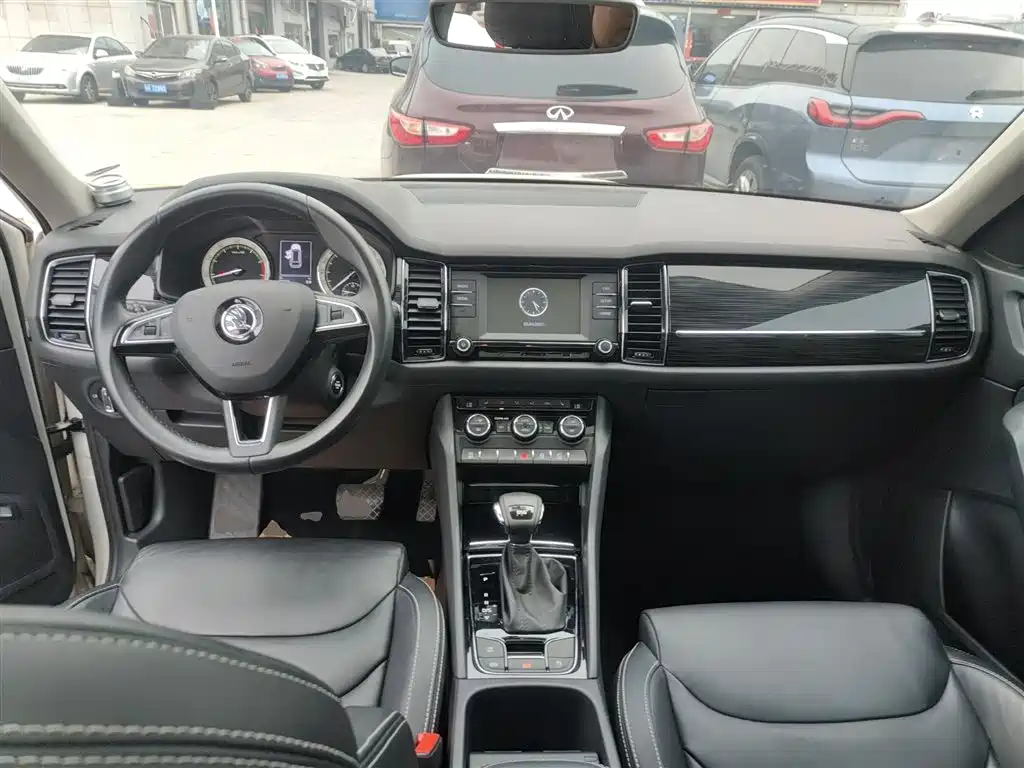 Škoda Kodiaq 2017 TSI330 7-seater 2WD Luxury Edition фото 10