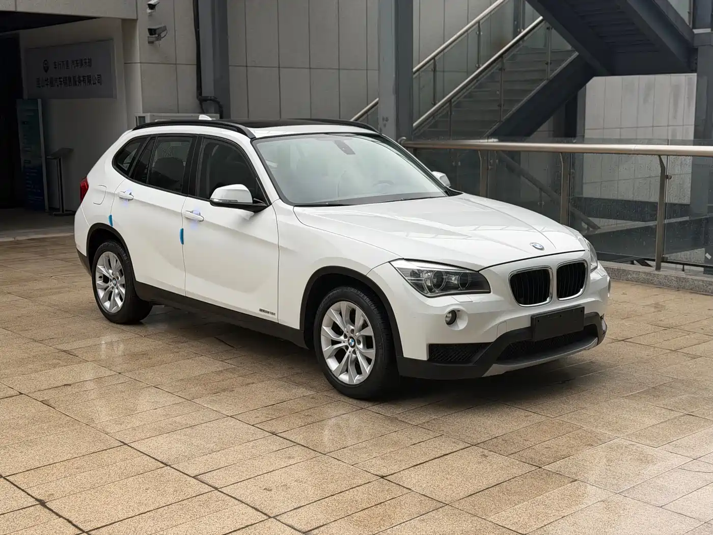 BMW X1 (Import) 2012 sDrive18i Luxury фото 3