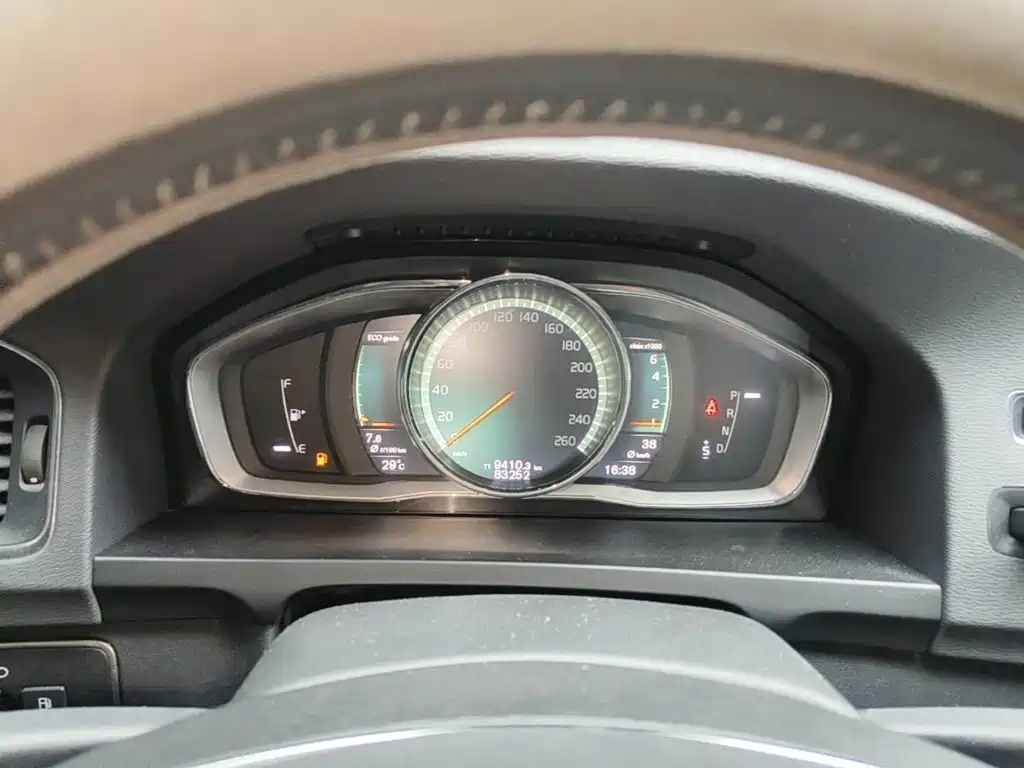 Фото 15 - Volvo S60