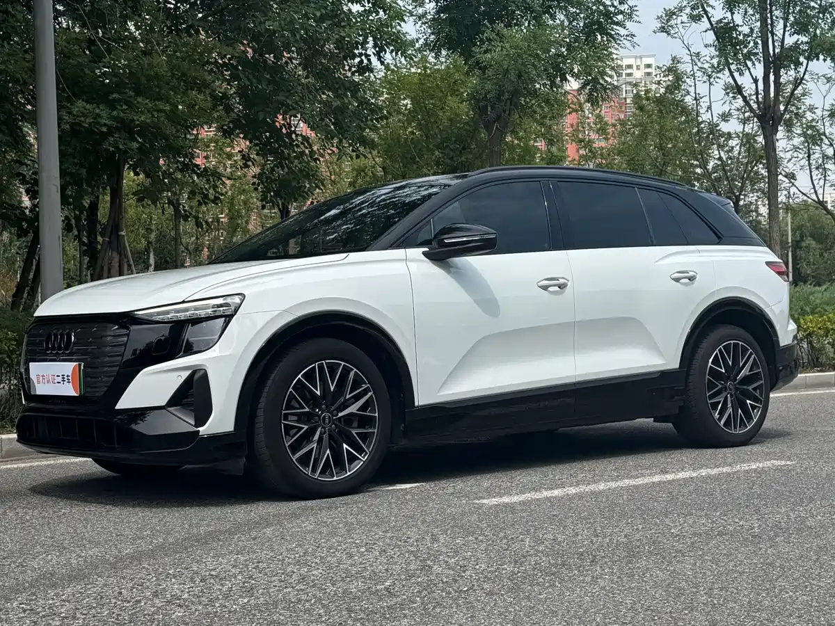 Audi Q5 e-tron 2023 2022 40 e-tron Starlight Mech Suit