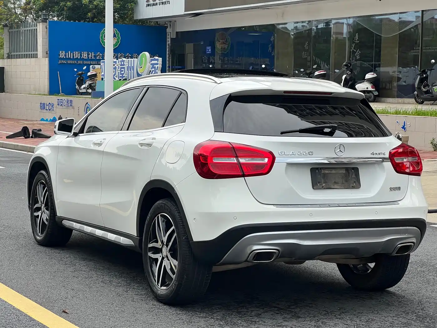 Mercedes-Benz GLA 2017 GLA 220 4MATIC Fashion фото 6