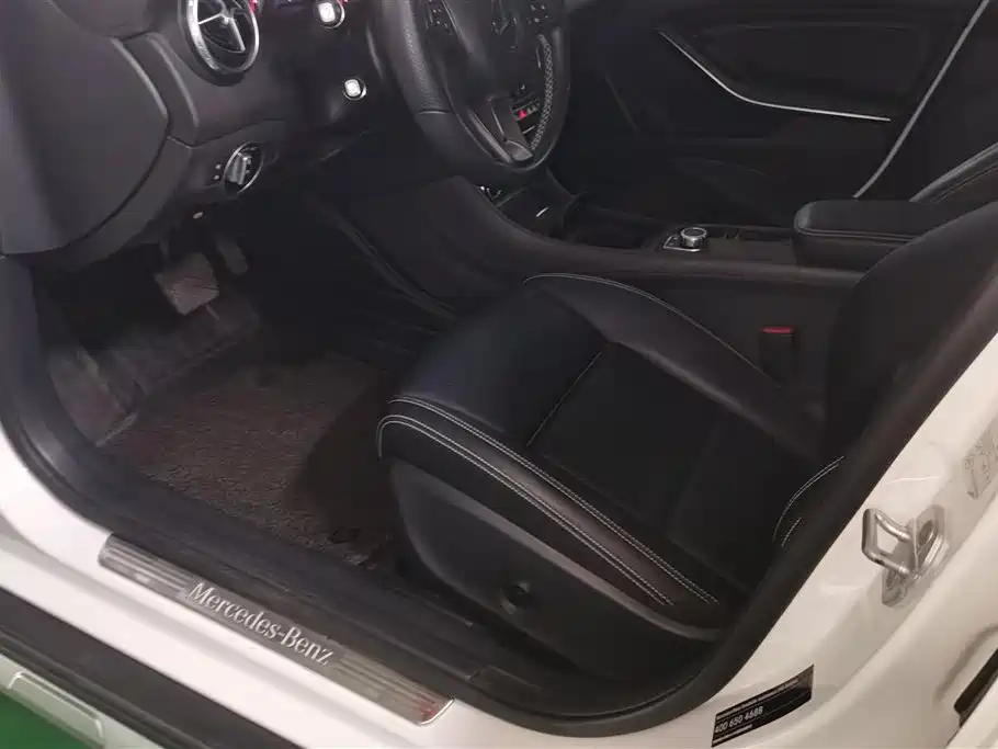 Mercedes-Benz GLA 2017 GLA 220 4MATIC Luxury фото 9