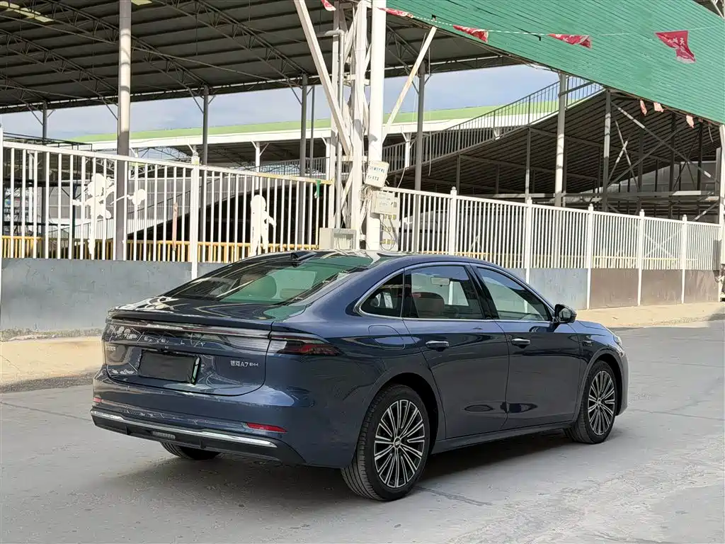 Geely Galaxy Galaxy A7 2025 EM-i фото 4