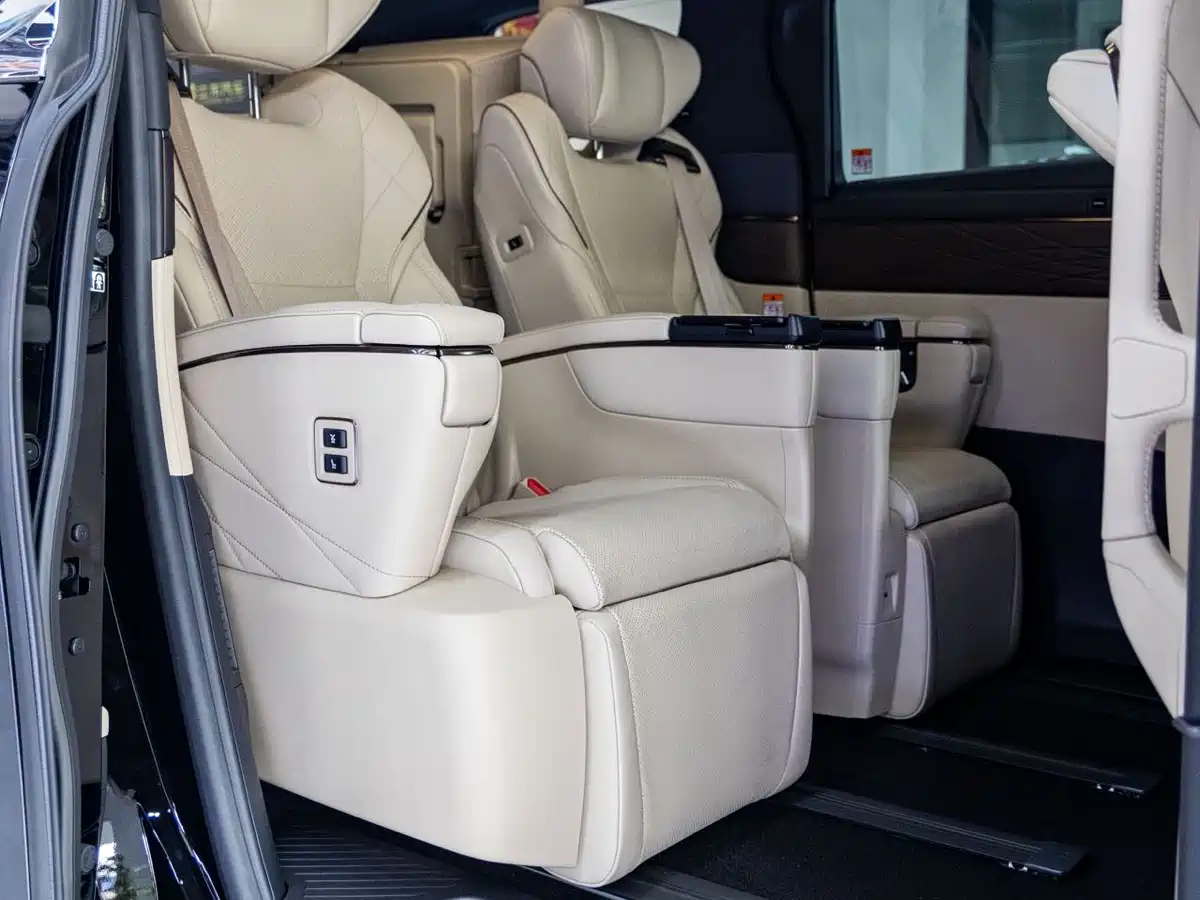 Toyota Vellfire 2024 Crown Hybrid 2.5L Premium Edition фото 7