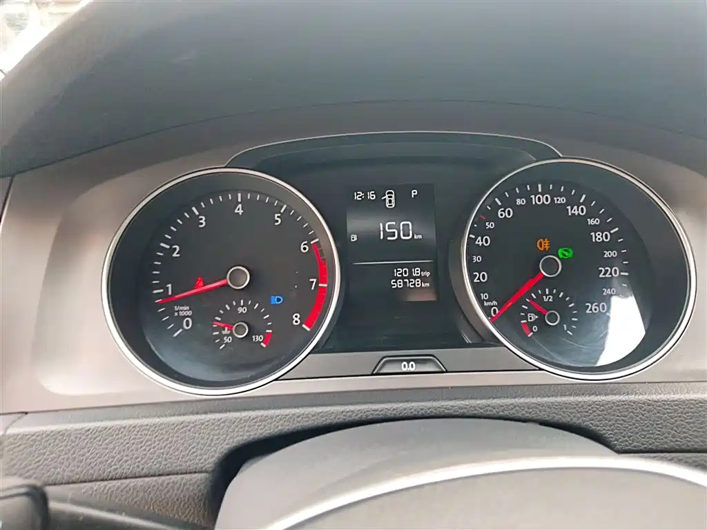 Volkswagen Golf 2016 1.6L Automatic Fashion фото 12