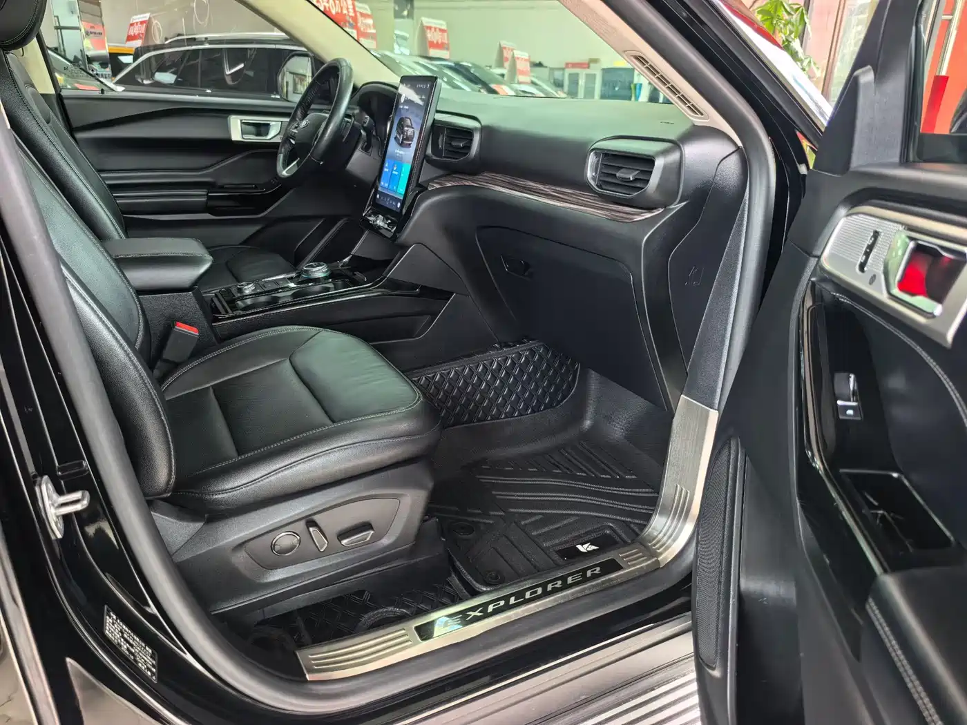 Ford Explorer 2021 2020 EcoBoost 285 AWD Titanium Edition 6-Seater