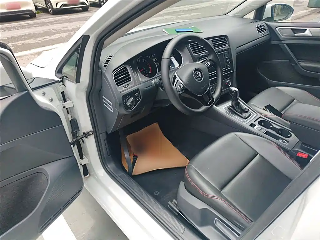 Volkswagen Golf 2016 1.6L Automatic Fashion фото 16