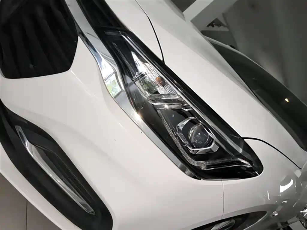 Chevrolet Monza 2020 320 Auto Joy Edition фото 24