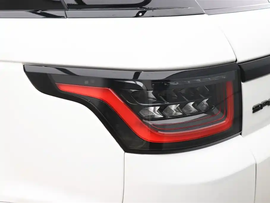 Land Rover Range Rover Sport 2021 3.0 L6 Gloss Black Edition фото 31