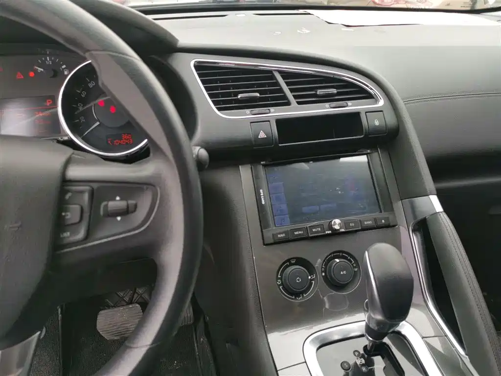 Peugeot 3008 2016 2.0L Automatic Classic Edition фото 9