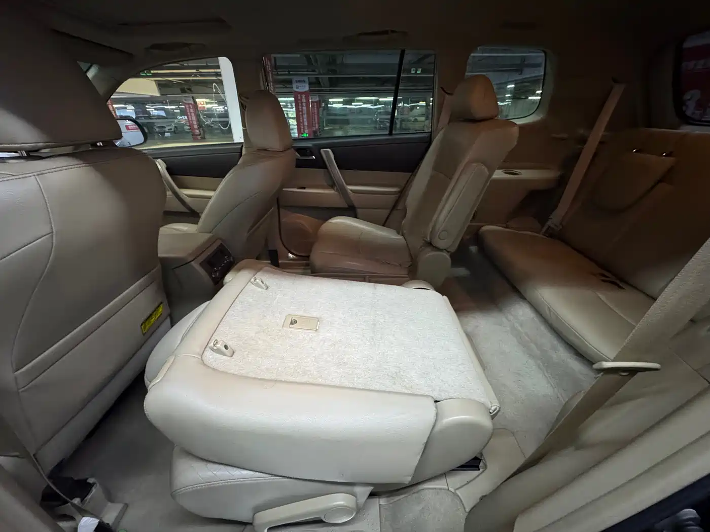 Toyota Highlander 2011 2.7L 2WD 7-seat Luxury фото 12