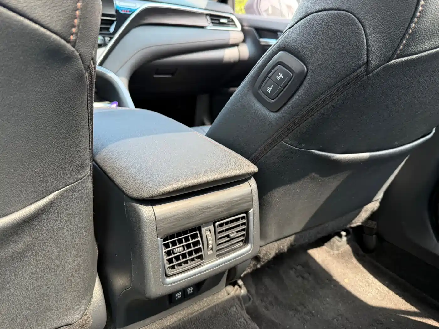 Toyota Camry 2021 2.5G Luxury Edition фото 19