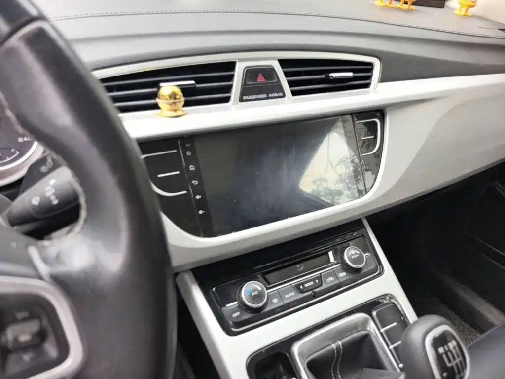 Фото 9 - Geely Atlas