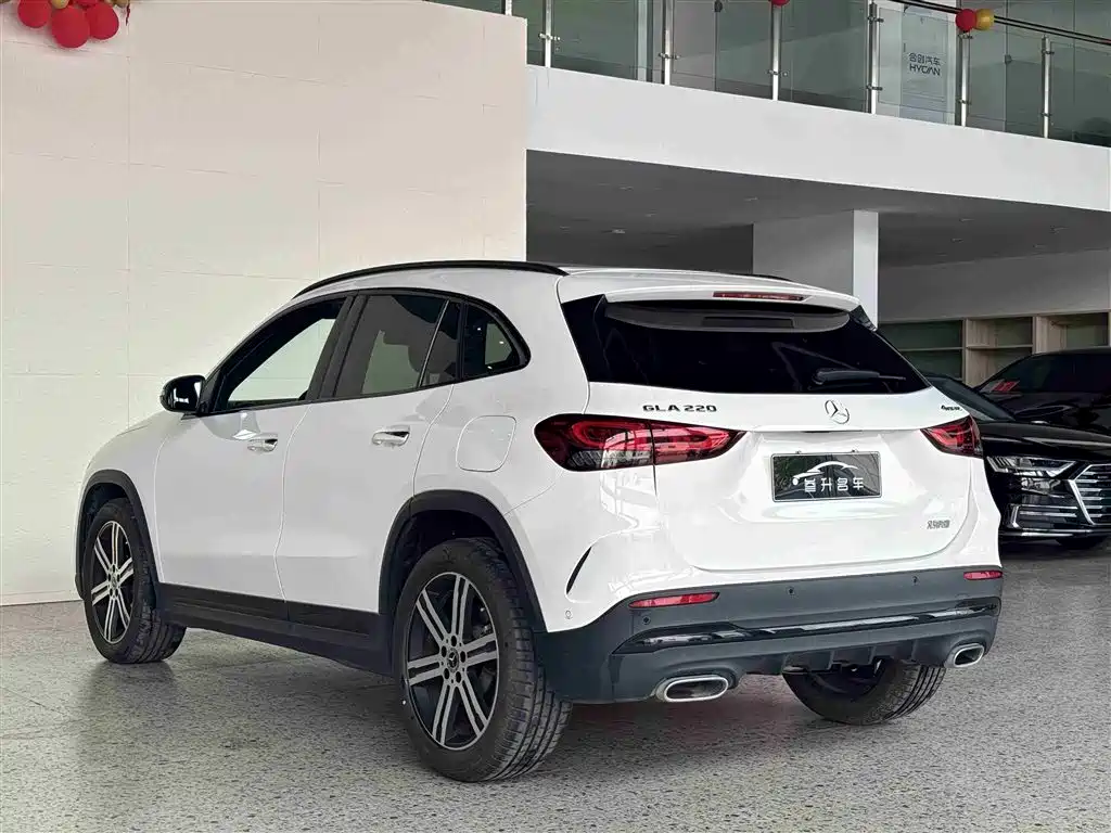 Mercedes-Benz GLA 2022 GLA 220 4MATIC фото 9