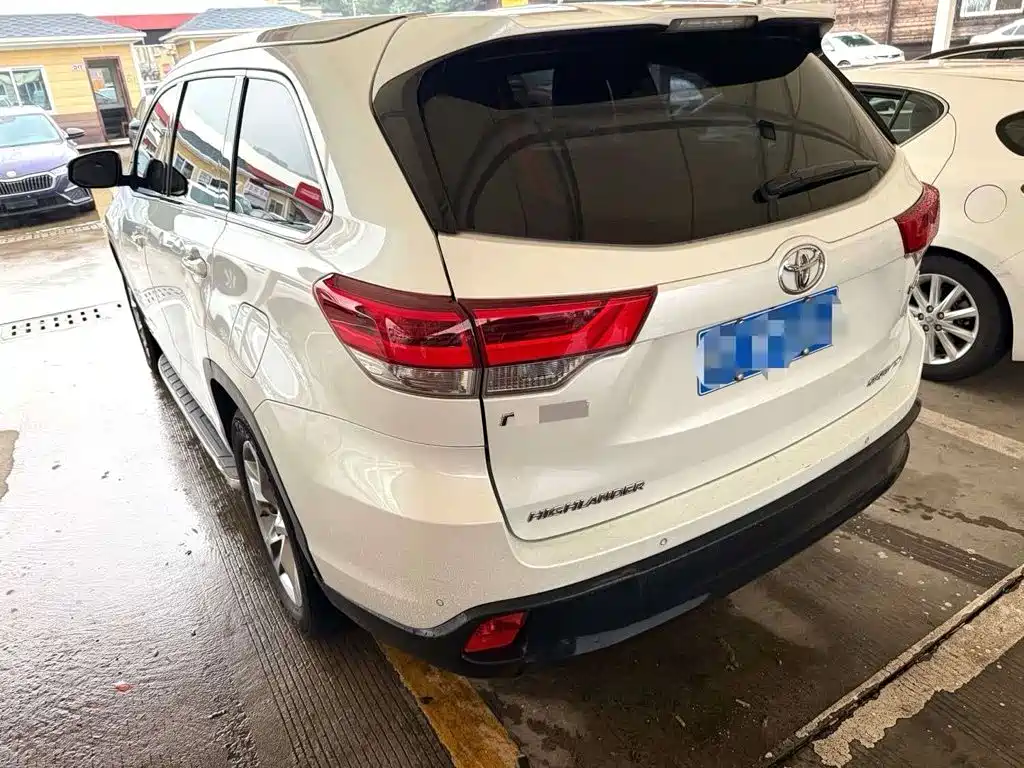 Фото 5 - Toyota Highlander