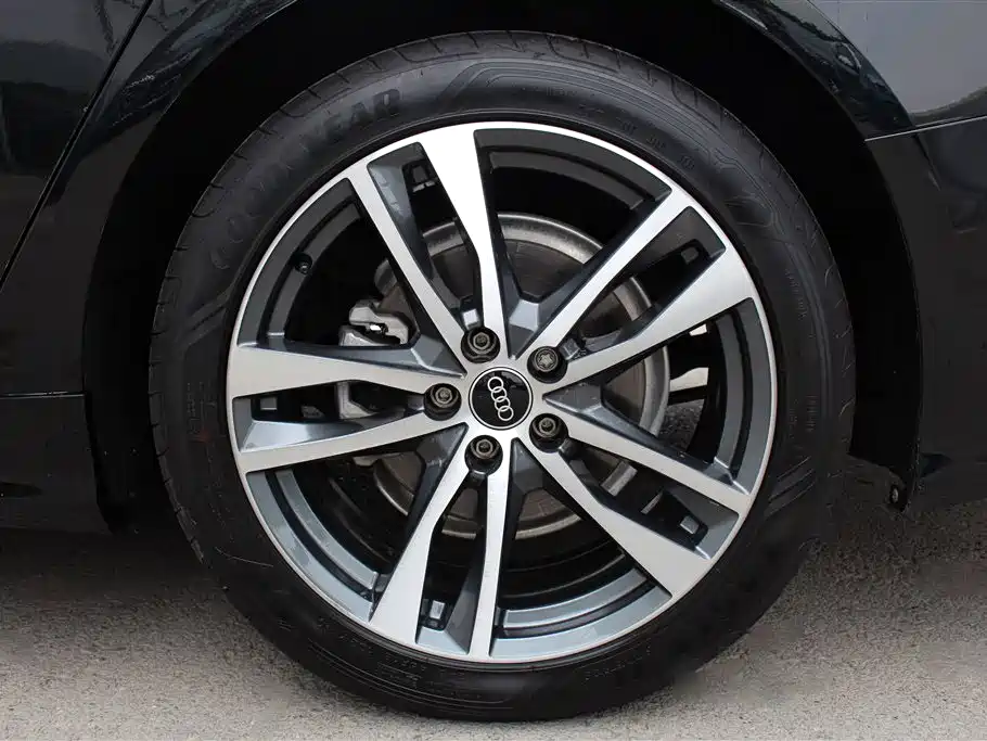 Audi A6L 2023 40 TFSI Luxury Dynamic фото 13