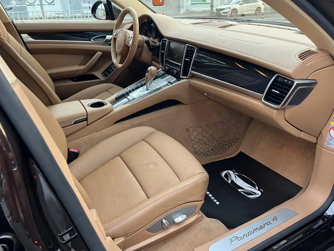 Porsche Panamera 2013 Panamera 4 Platinum Edition 3.6L фото 10
