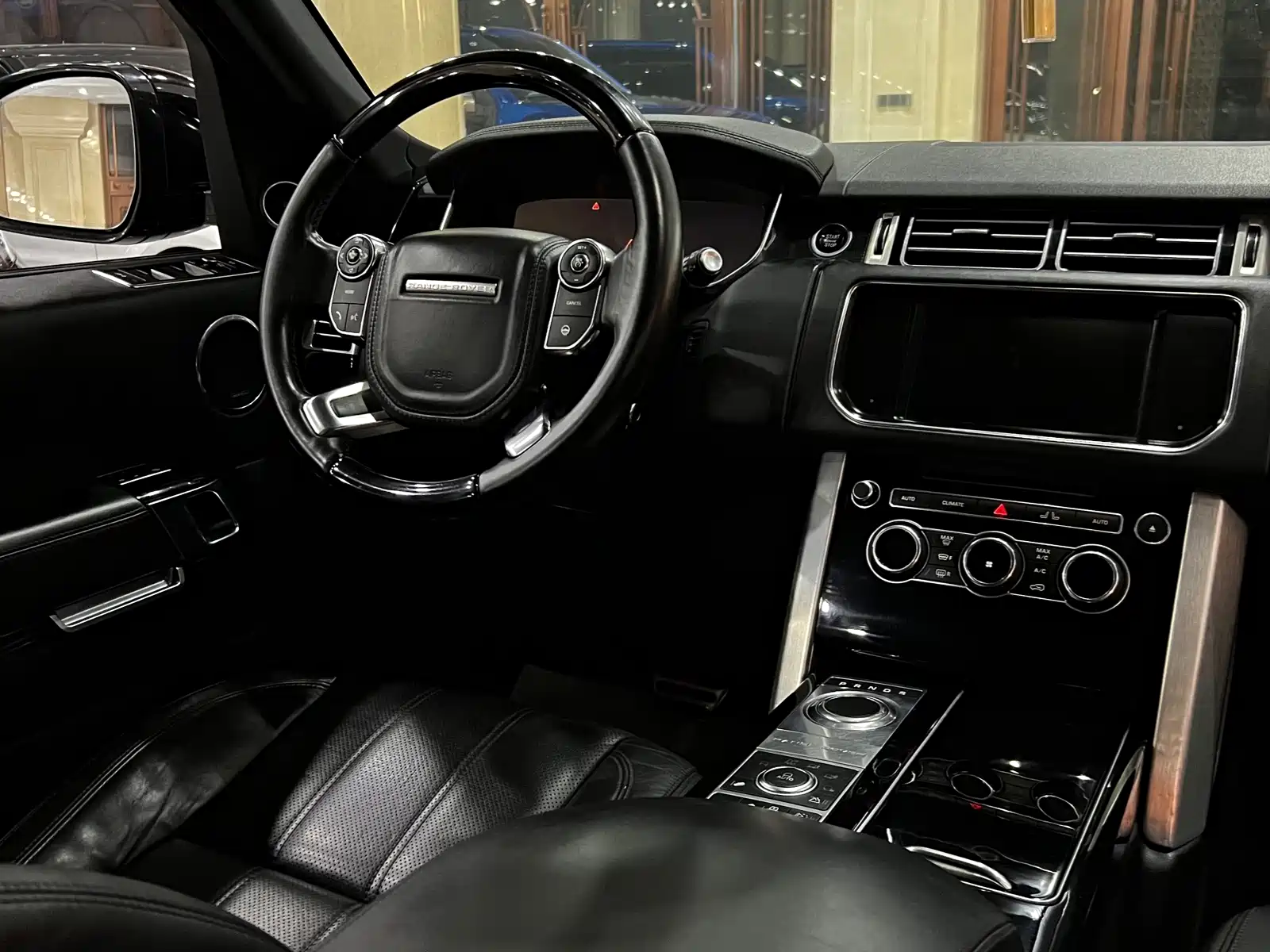 Photo 22 - Land Rover Range Rover