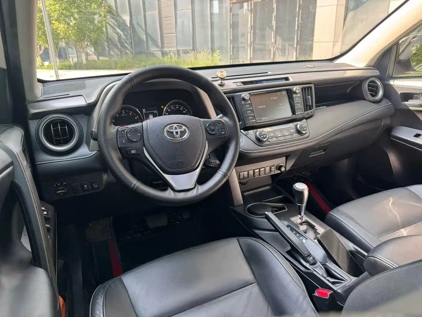 Toyota RAV4 Rongfang 2016 2.0L CVT 2WD Smart (China V) фото 4