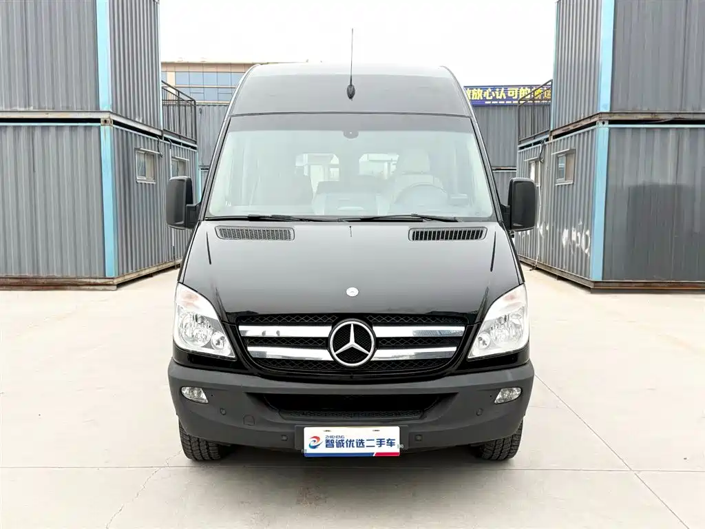 Mercedes-Benz Sprinter 2012 2.1T Zunlv Medium Wheelbase Edition фото 2