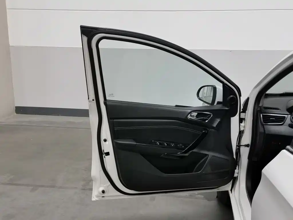 Baojun 310W 2018 2018 1.5L Auto Luxury China V