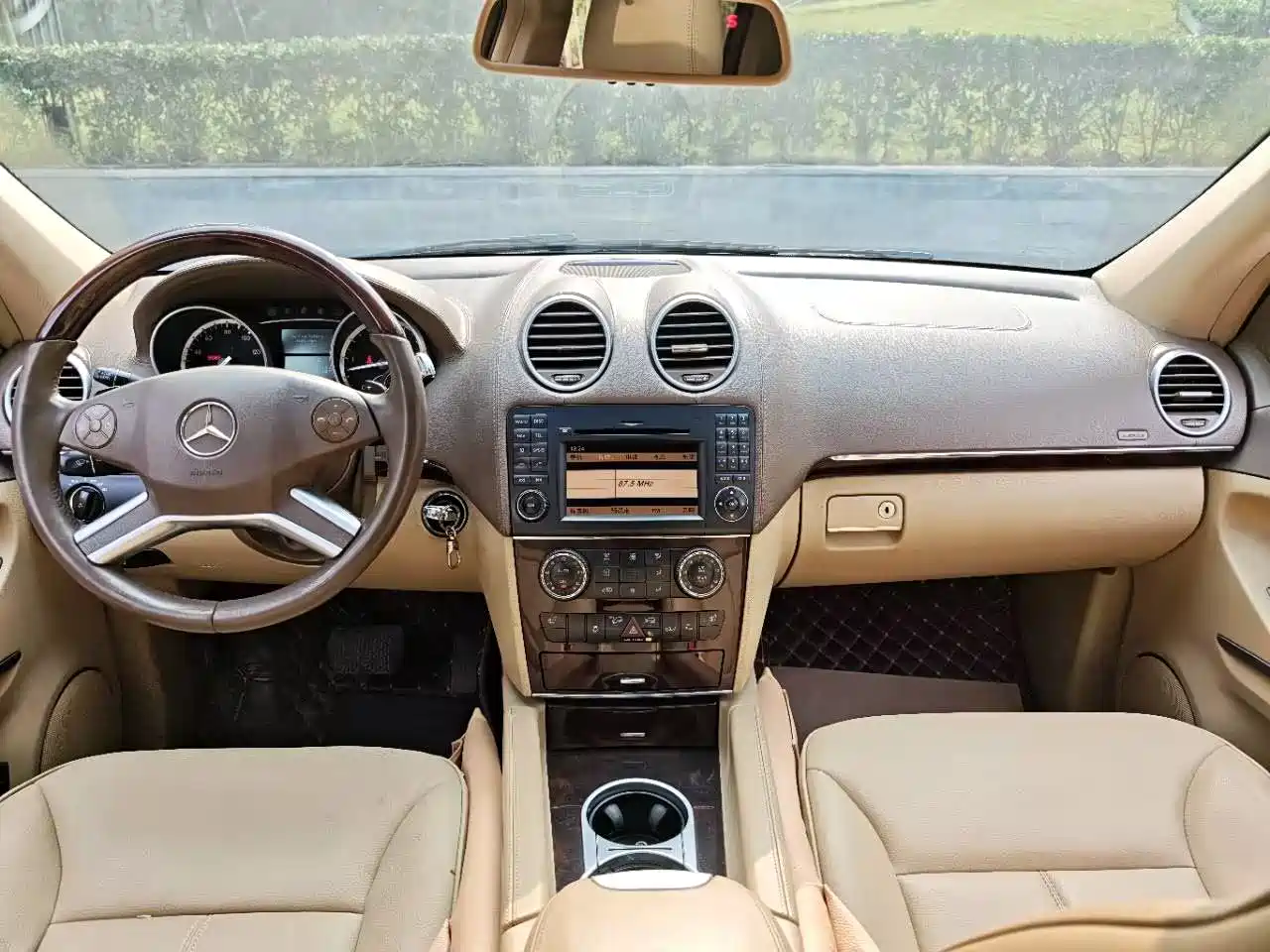 Mercedes-Benz GL-Class фото 12