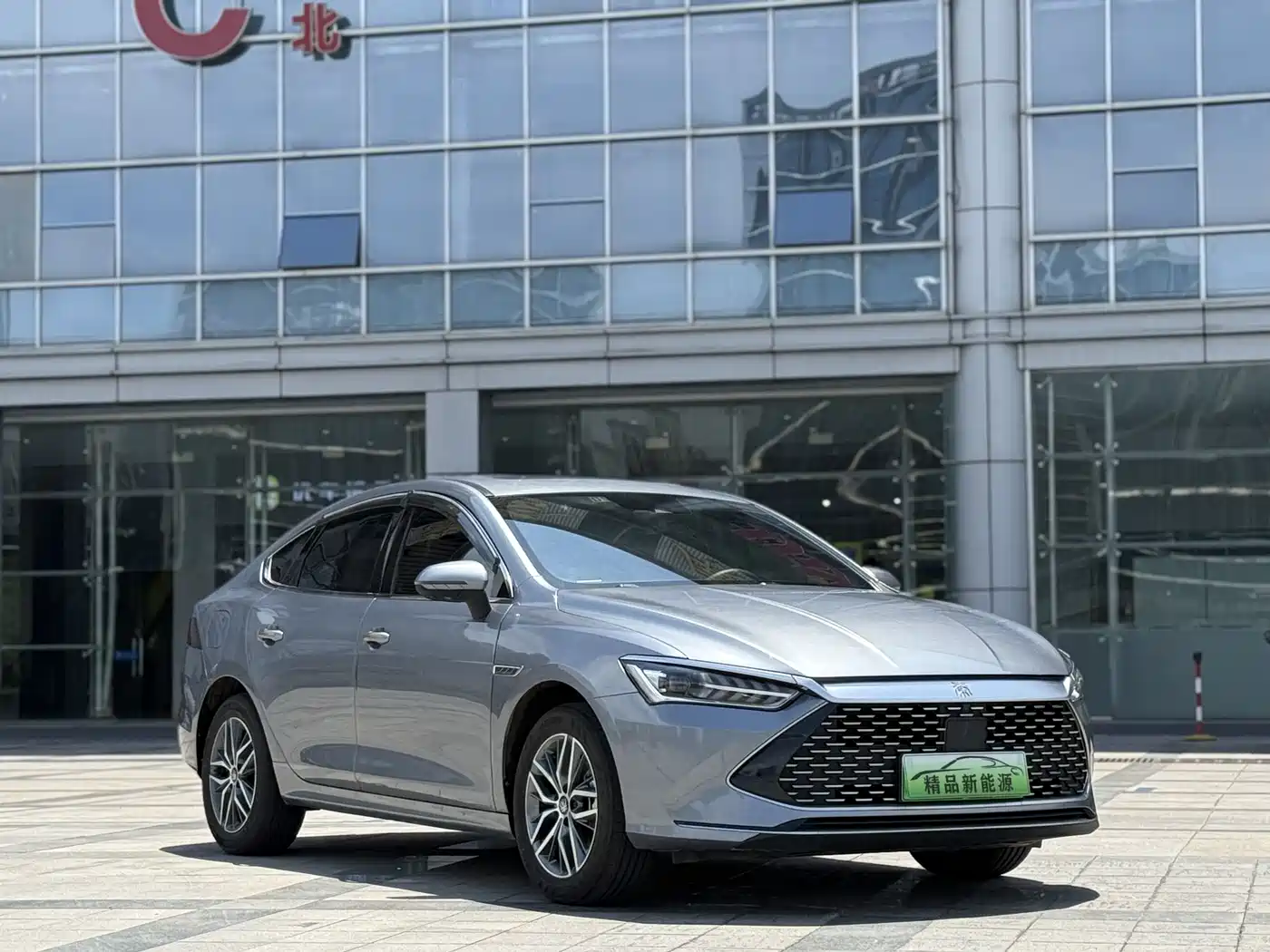 BYD Qin PLUS 2023 Champion Edition DM-i 120KM Excellence фото 8