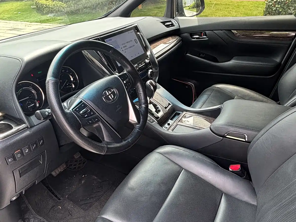 Toyota Alphard 2021 Hybrid 2.5L Premium фото 8