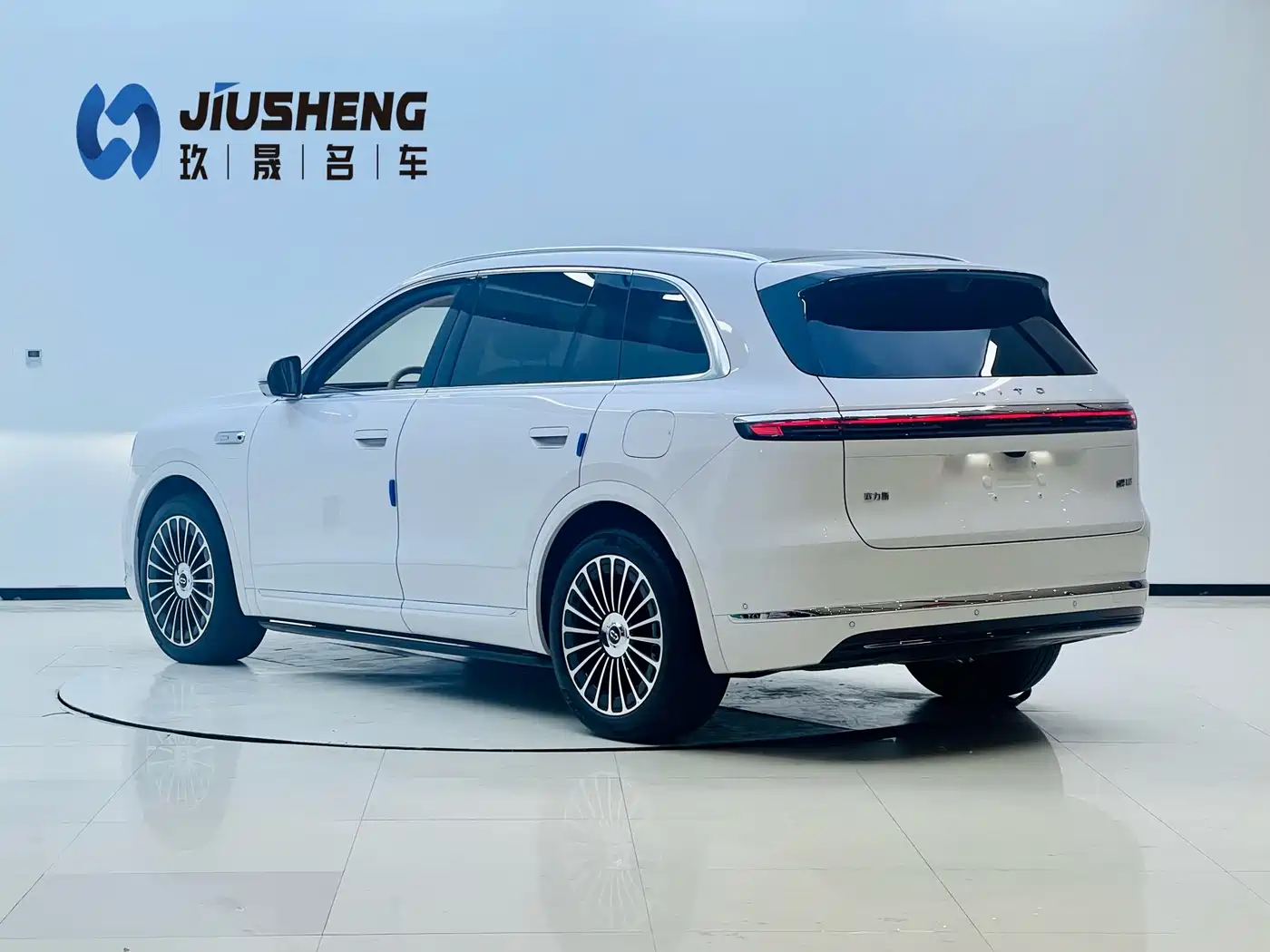AITO Wenjie AITO M7 2026 Extended Range Ultra AWD 5-Seater фото 4