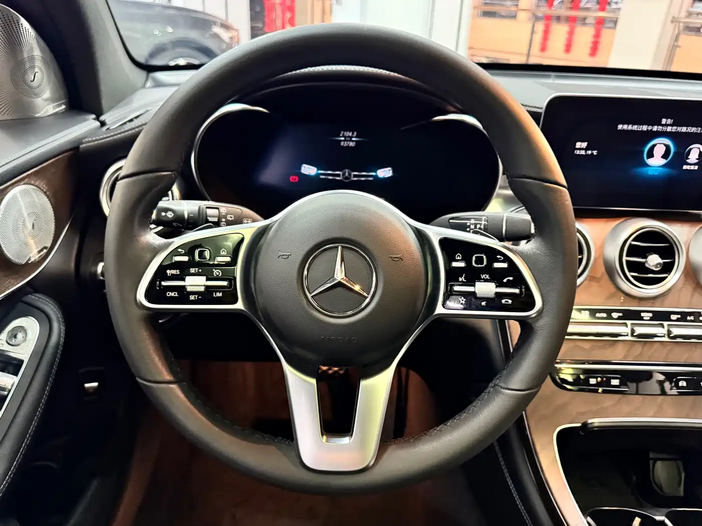 MERCEDES-BENZ GLC