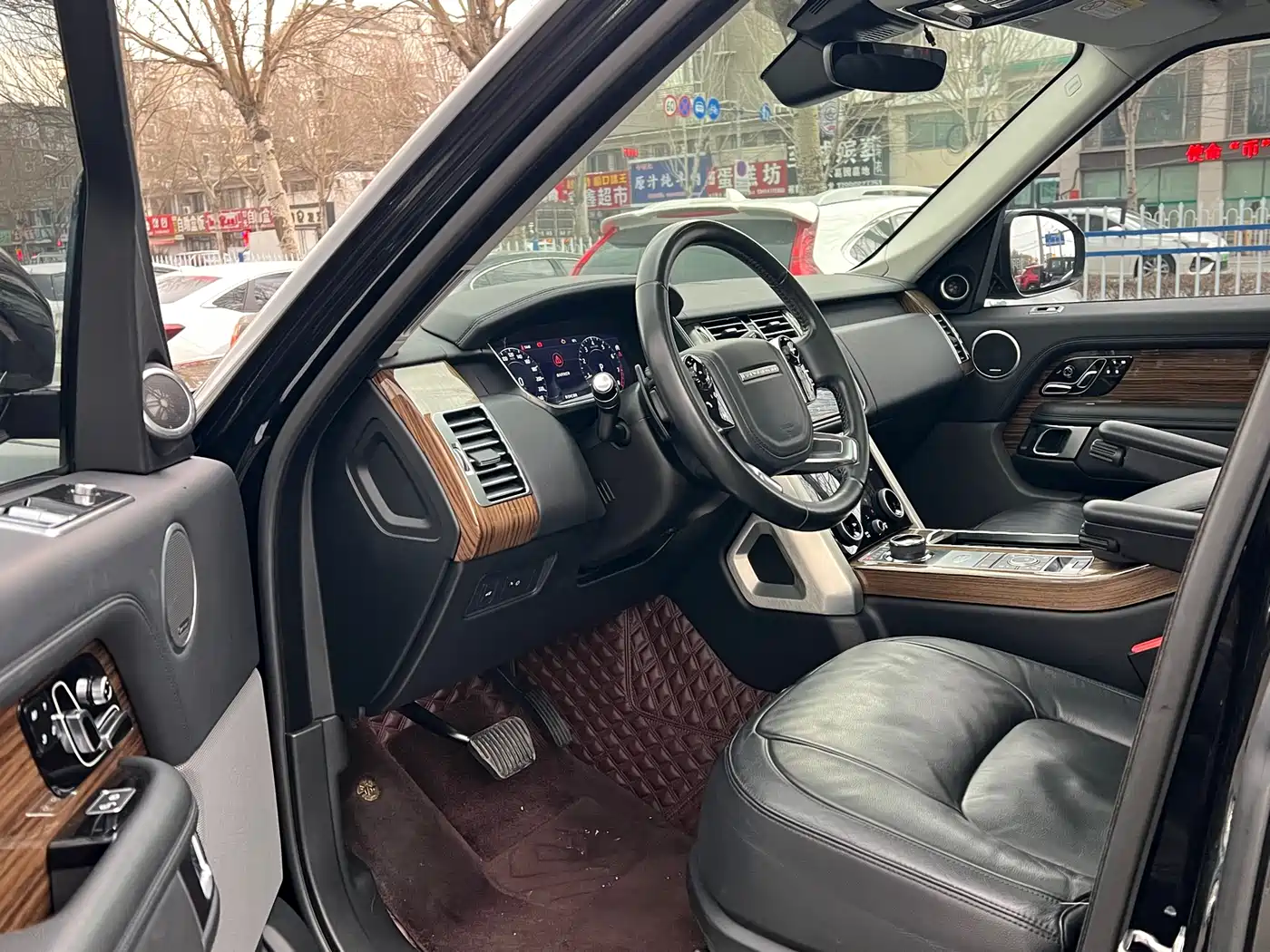Land Rover Range Rover 2018 3.0 SC V6 Golden Age Edition фото 4