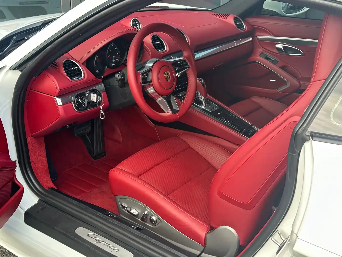 Porsche 718 2018 Cayman 2.0T фото 6
