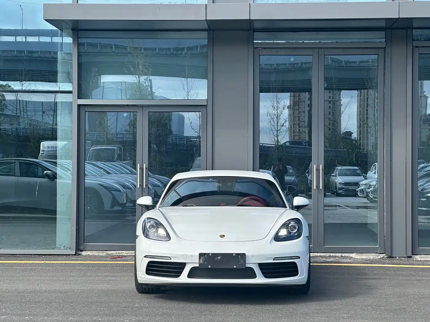 Porsche 718 2018 Cayman 2.0T фото 3