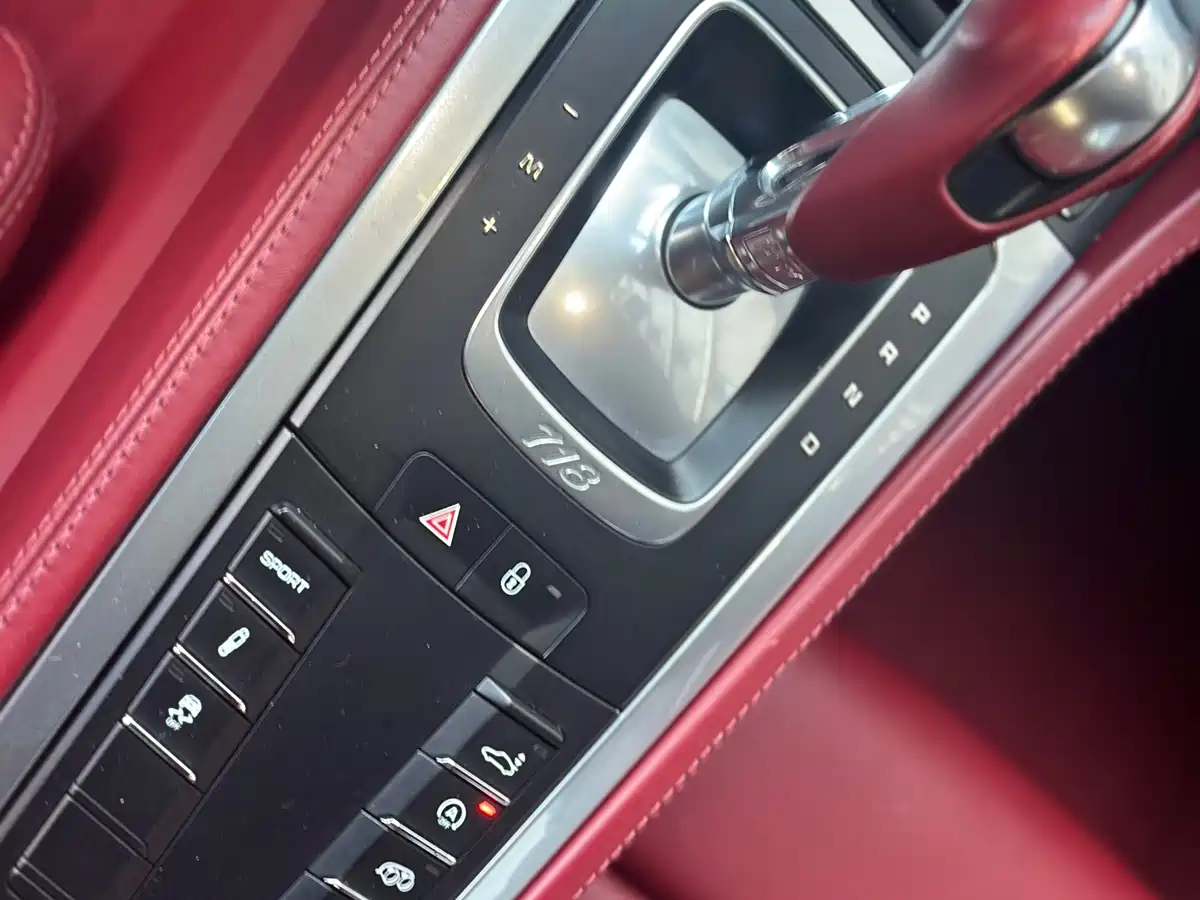 Porsche 718 2018 Cayman 2.0T фото 9