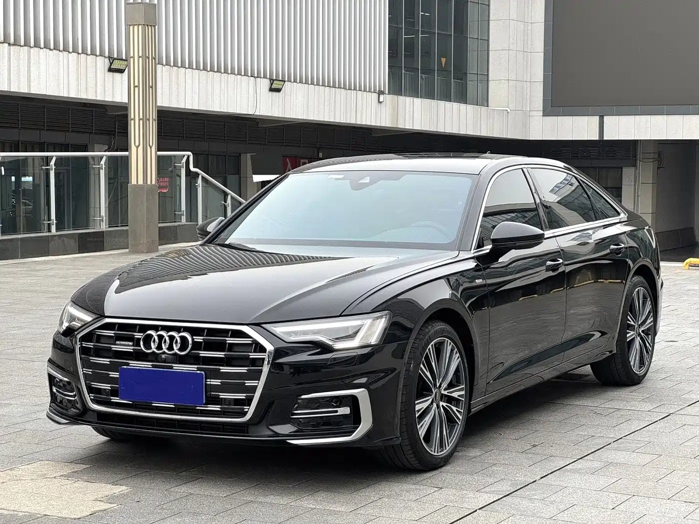 Photo 1 - Audi A6L