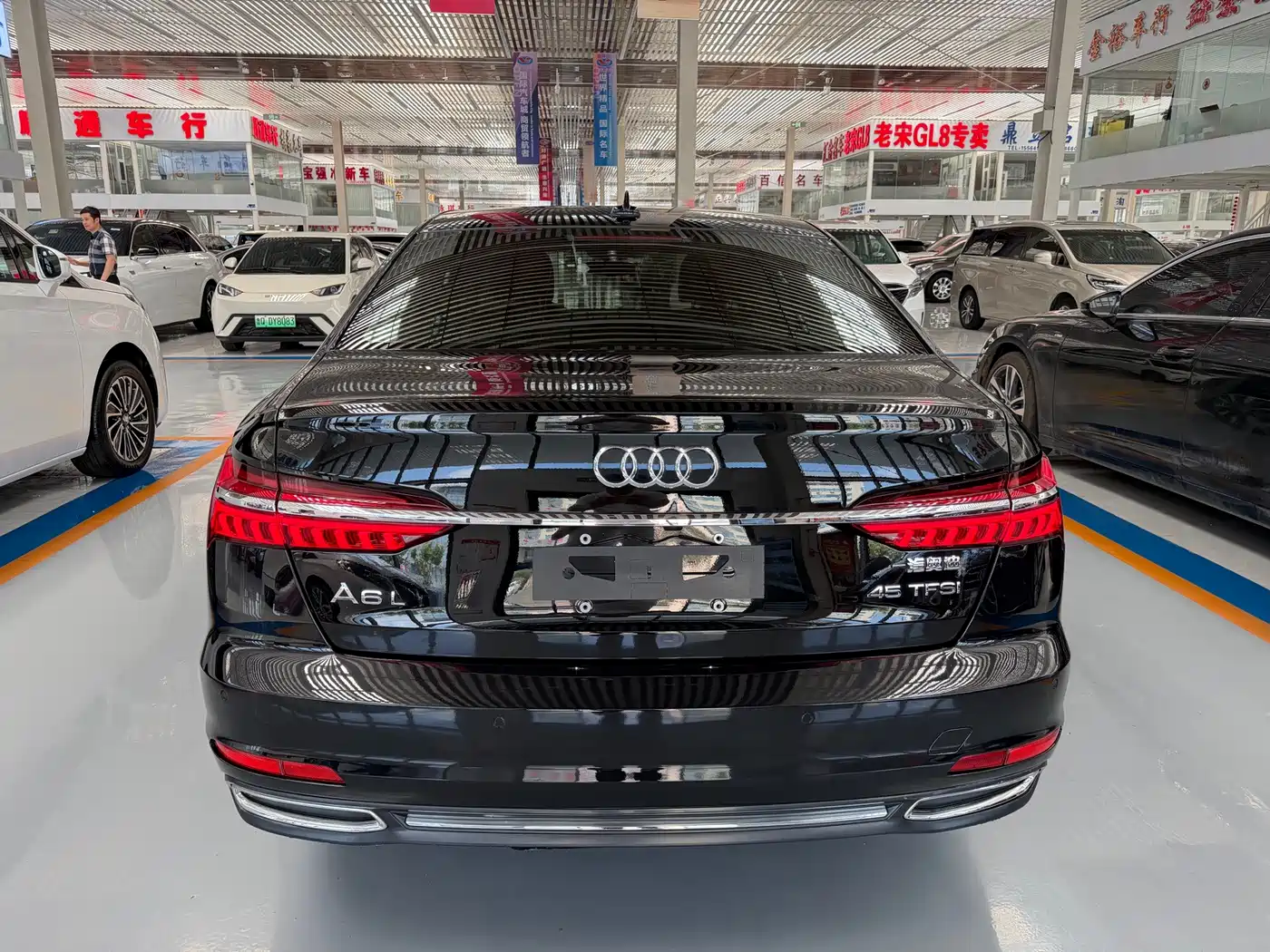 Фото 7 - Audi A6L