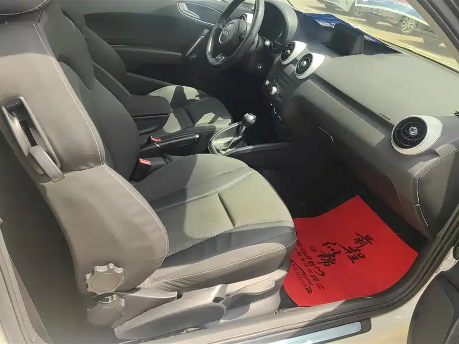 Audi A1 2012 1.4 TFSI Ego фото 8