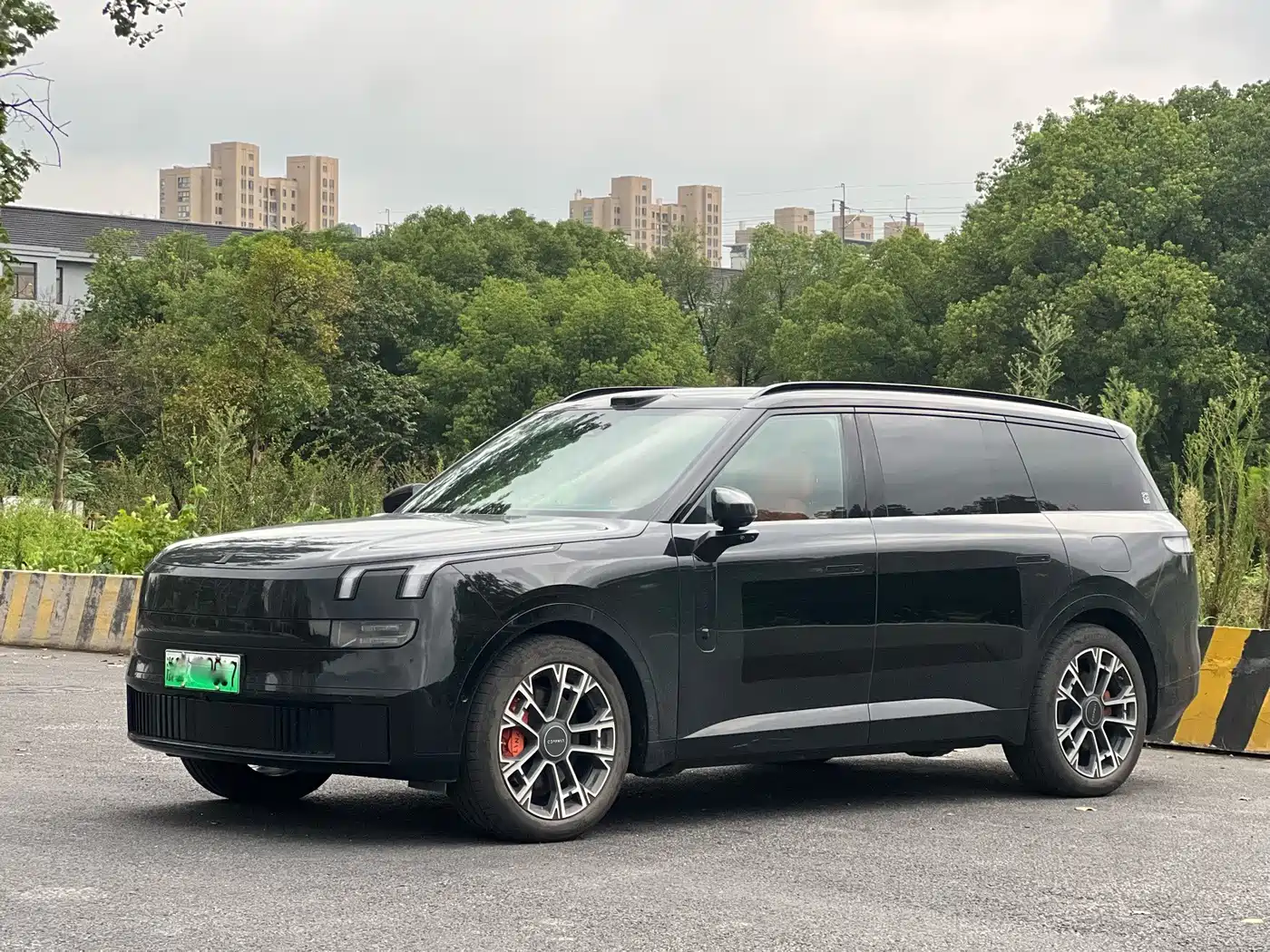 Lynk & Co 900